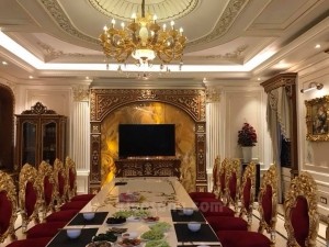 Cận cảnh công trình đồ gỗ nội thất dát vàng trị giá triệu đô
